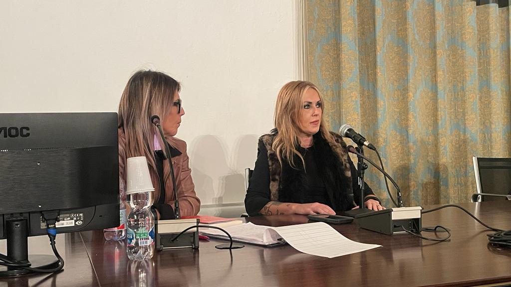 San Quirico d'Orcia, Roberta Bruzzone racconta le Favole da incubo:  patriarcato e psicopatologia maschile gli ingredienti dei femminicidi