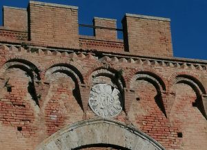 Siena: si distacca del materiale, chiusa Porta Romana