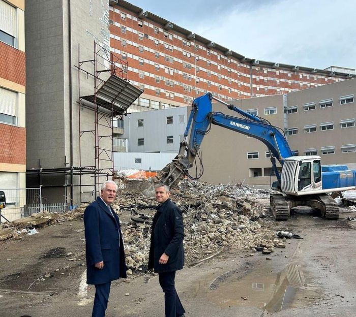 Lavori edificio Volano Scotte Siena, sopralluogo di Giani col dg Barretta