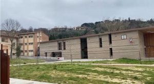 Niente accorpamento nella scuola di San Gimignano. Per il 2° anno sospeso il taglio di 14 istituti in Toscana