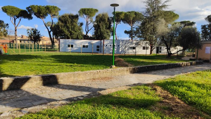 Siena, raccolta firme dei cittadini: "Via il prefabbricato in Piazza Amendola e nuova vita al parco Norma Cossetto"