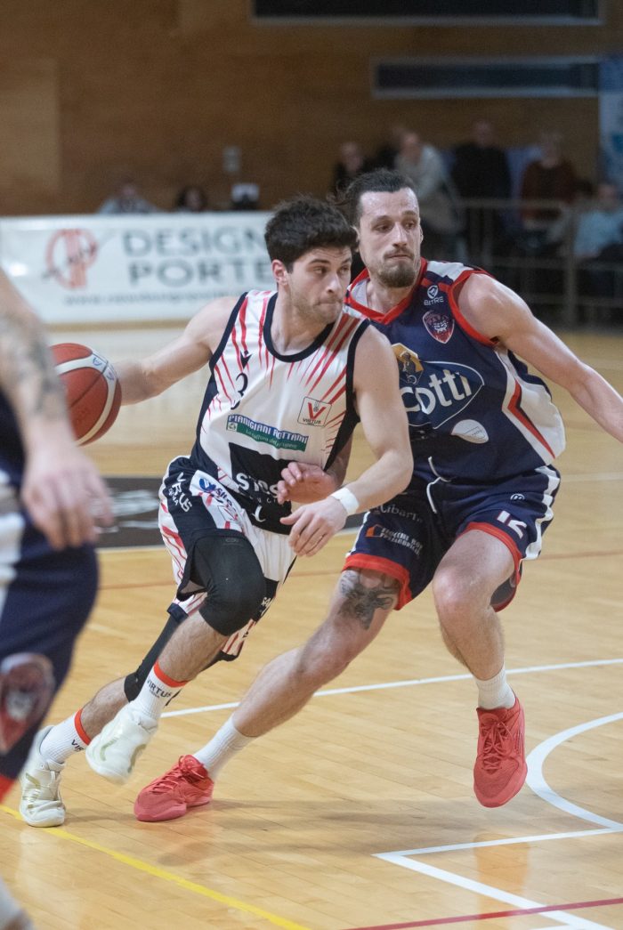 Basket, Giulio Bartoletti prosegue l'avventura con la Virtus Siena