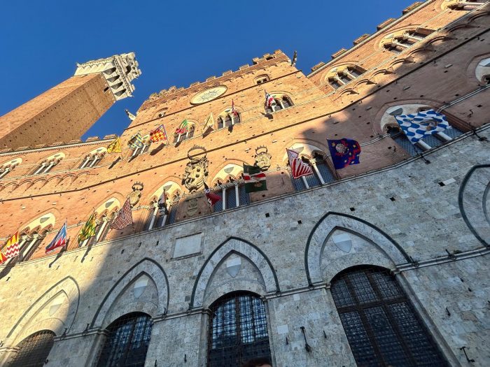 Palio 2 luglio 2024: estratte Giraffa, Nicchio e Onda