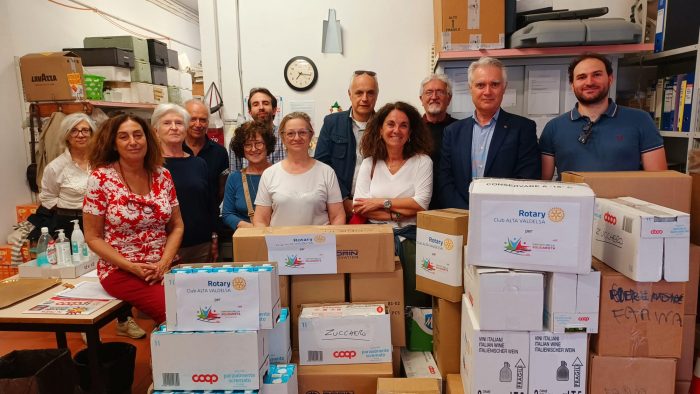 Poggibonsi, dal Rotary Club Alta Valdelsa donazione per l’Emporio della Solidarietà