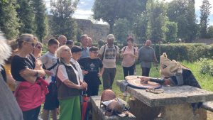 San Quirico d'Orcia, il trekking urbano medievale di scena a Il Bianco e l’Azzurro.