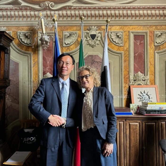 Il sindaco di Siena riceve la visita del console generale della Repubblica Popolare Cinese a Firenze