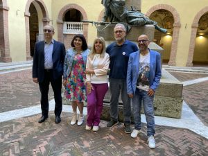 “I colori del mondo in passarella”, moda e solidarietà all'Università di Siena