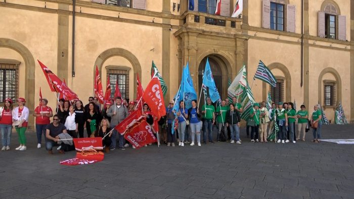 Sciopero nazionale Ristorazione Collettiva, presidio davanti alla Prefettura di Siena