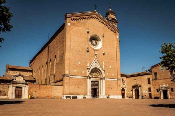 Siena, istituito divieto di sosta all’interno di piazza San Francesco