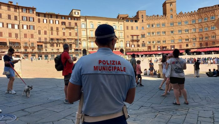 Armi Polizia Municipale, Cisl e Uil rispondono a Cgil: "Siena non è un'isola felice dove non accade niente"