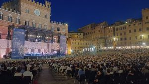 Federalberghi Siena plaude ai grandi concerti in Piazza del Campo
