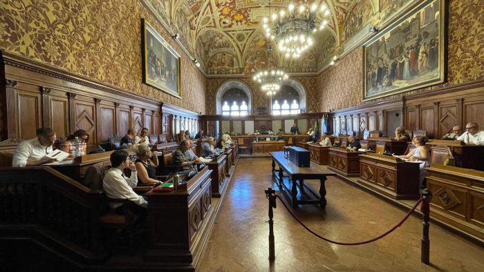 Consiglio comunale Siena, opposizione unita contro l'assestamento di bilancio