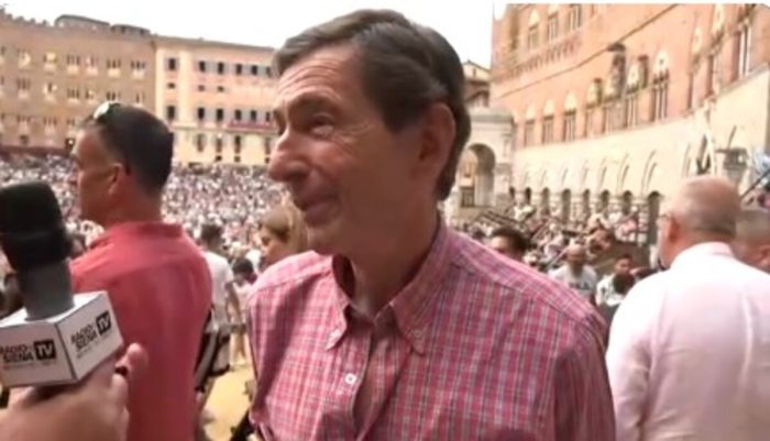 Palio di Siena 16 agosto, Guglielmi di Vulci: "I fantini esperti aiutano il mossiere, quelli giovani fanno confusione"