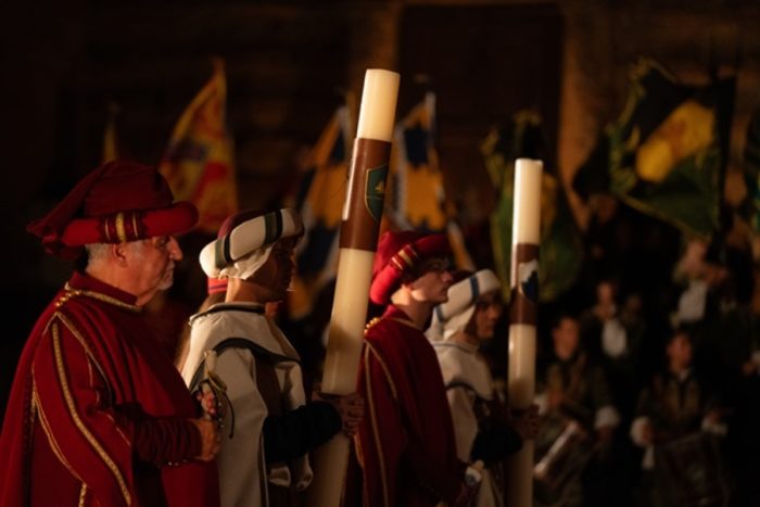 Montepulciano, il Bravìo 2024 entra nel suo momento più solenne con il Corteo dei Ceri