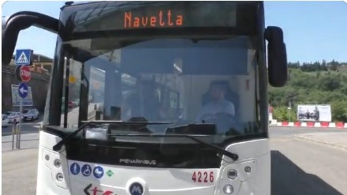 Navette per togliere i bus turistici dal centro, al via la sperimentazione a Siena