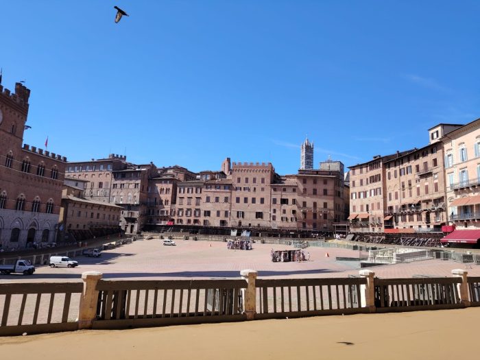 Torna il tufo in Piazza del Campo, è già aria di Palio dell’Assunta