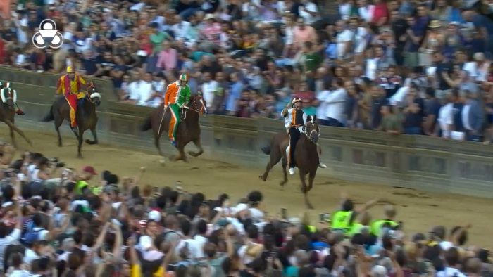 Palio di Siena, la Lupa trionfa nella carriera dell'Assunta