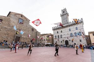 Cinquantesimo anno del Bravìo delle Botti di Montepulciano, assegnati l'Arca d’Argento e il Premio Trabalzini