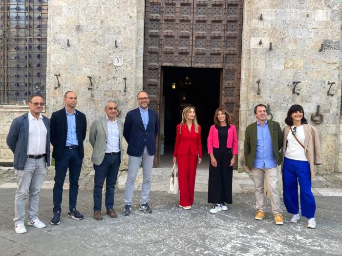 Siena, Festa dei Tabernacoli: commissione visita gli allestimenti delle 17 contrade