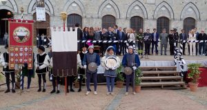 Siena, consegnato alla Contrada della Torre il Masgalano 2024