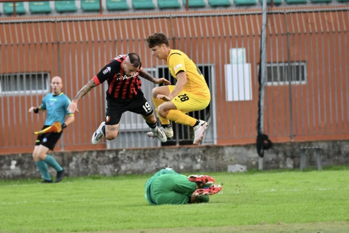 Serie C, la Pianese lotta e strappa un pari preziosissimo rimonta. A Lucca finisce 3-3