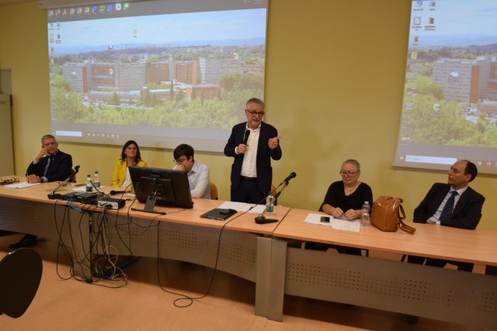 L'assessore Bezzini incontra i professionisti dell'ospedale le Scotte di Siena durante l’Ufficio di Direzione