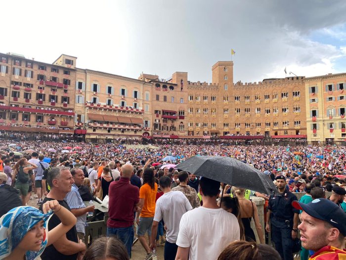 Sorveglianza per il Palio, perché non coinvolgere la Protezione civile? Interrogazione di Micheli e Piccinni