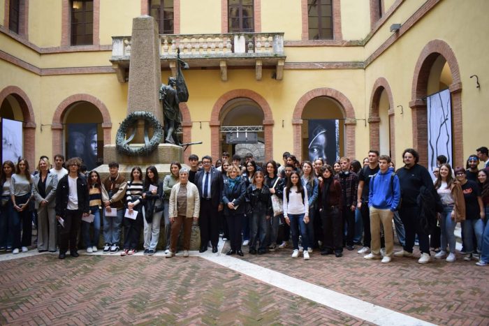 Matricola Day Università di Siena, i nuovi studenti e studentesse accolti nel cortile del Rettorato