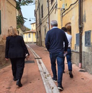 Via Gallurì a Poggibonsi, avanti sulla riqualificazione. A gennaio si passa su piazza Amendola