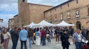 Successo per Casole Vintage e lo street food delle contrade