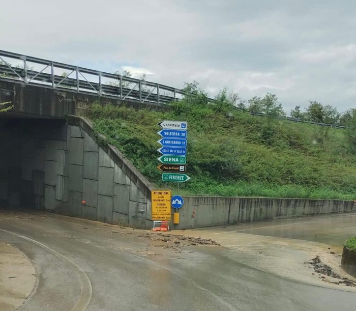 Maltempo, strade allagate e smottamenti tra Poggibonsi e Colle di Val d'Elsa