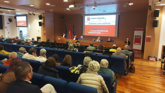 Lavoro a Siena, il grido d'allarme della Cgil: "4500 lavoratori a rischio"