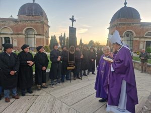 Siena, commemorazione dei defunti. Il cardinale Lojudice: "Nonostante sofferenze e guerre coltiviamo la speranza"