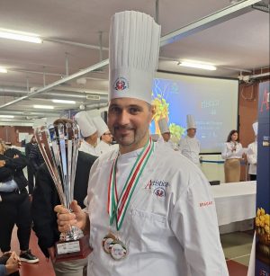 Siena, lo chef-intagliatore Giuseppe D’Auria è campione italiano di cucina artistica