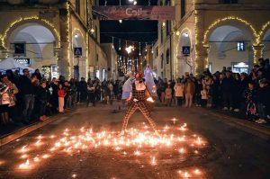 La magia del Natale illumina Colle di Val d'Elsa, successo per il primo weekend