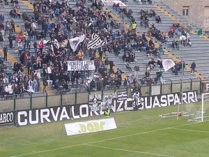 Siena, la curva Robur sostiene i lavoratori Beko