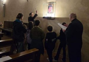 Pienza, inaugurata teca della reliquia del beato Carlo Acutis nella chiesa di San Francesco