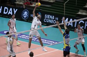 Emma Villas Volley Siena cede al tiebreak contro Cuneo dopo un match dalle mille emozioni