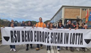 Beko Siena, lavoratori in corteo e poi in Provincia. In arrivo una grande manifestazione e un'interrogazione al Ministro sulla Golden Power