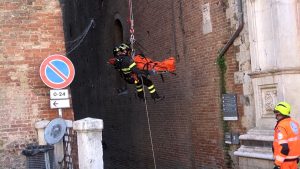 Siena: dalla Torre del Mangia ai bottini, i salvataggi dei Vigili del Fuoco