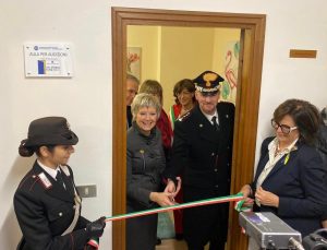 Carabinieri, inaugurata a Chianciano Terme la stanza per l'ascolto protetto delle vittime di violenze di genere