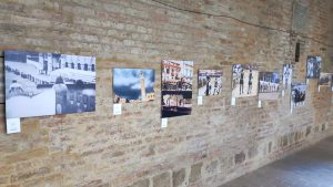 "Tufo Bagnato", grande successo per la collettiva fotografica allestita a Siena