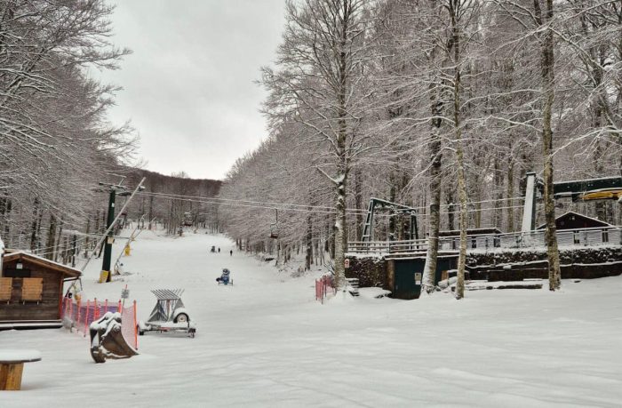 Neve sull'Amiata, gli operatori turistici: "Speranzosi per le vacanze di Natale, ma qualche problema resta"