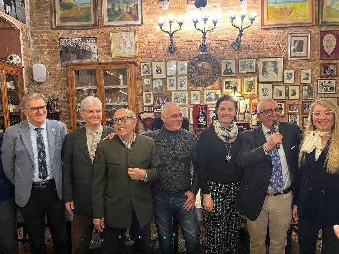 Oltre 100 alla cena degli auguri dell’Associazione Proprietari, allevatori, allenatori cavalli da Palio