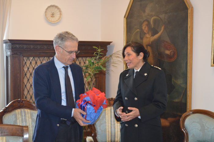 Siena, i Carabinieri forestali donano l'albero di Falcone alla Procura