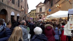 Siena, è Santa Lucia: Pian dei Mantellini in festa, risplende l'antica tradizione che va avanti dal 1300