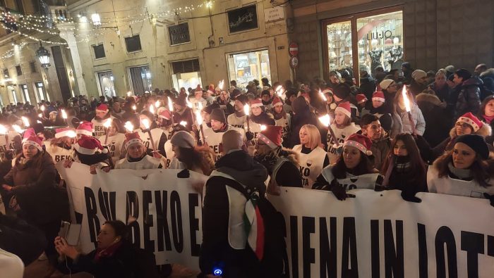 Beko Siena, fiaccolata di protesta per le vie del centro storico