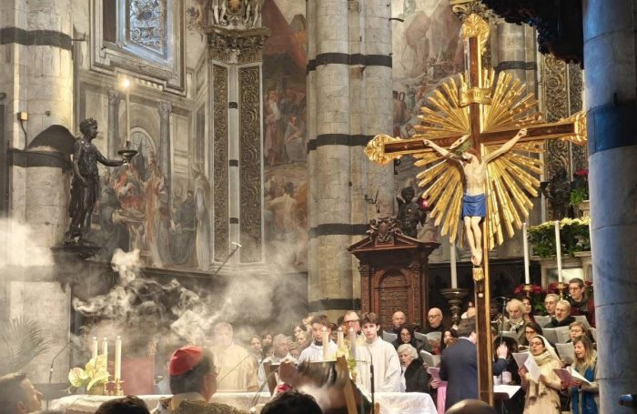 Siena, centinaia di fedeli all'apertura del Giubileo in Duomo