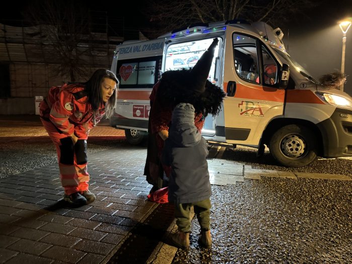 A Monteroni d'Arbia e Murlo la Befana arriva in ambulanza