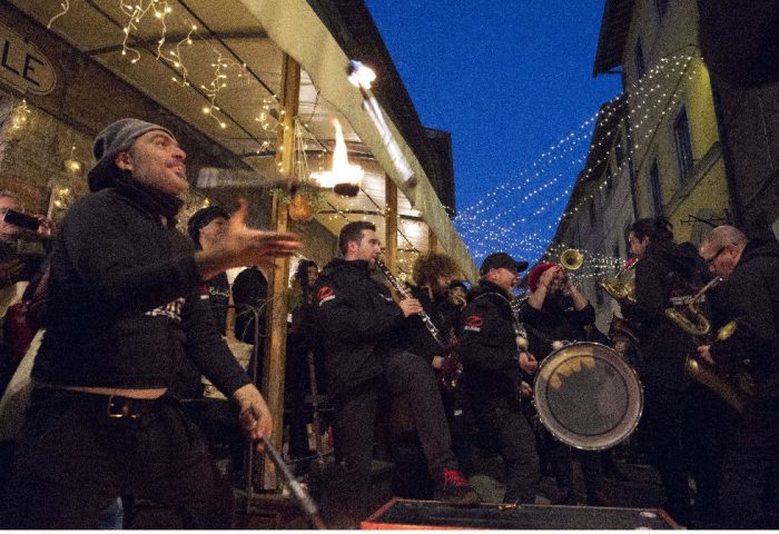 Nuovo look per l’ufficio turistico di Radicondoli